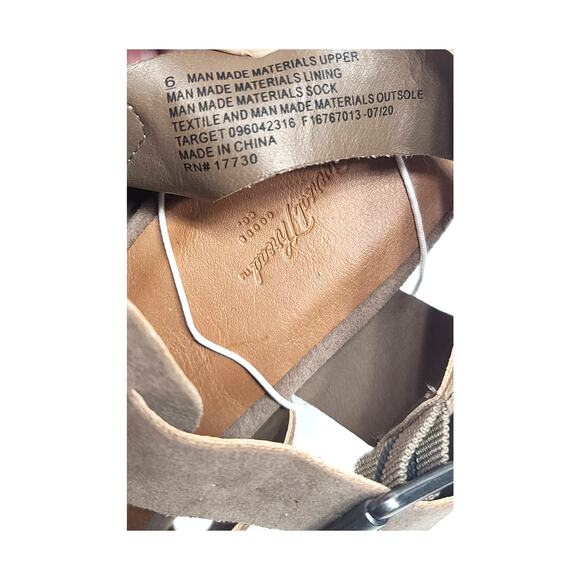 Universal Threads Anastasia taupe heeled sandals women's 6 NWT - Picture 5 of 8